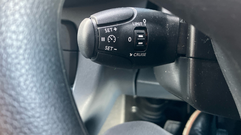 Vauxhall Vivaro L2 Diesel 3100 2.0d 145PS Dynamic H1 Van Auto